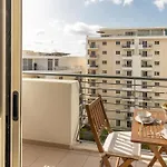 Modern And Comfortable Savoy Garden - Happy Apartment *