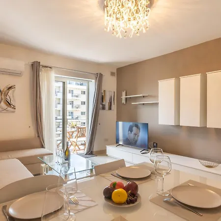 Apartmán Modern And Comfortable Savoy Garden - Happy