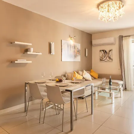 Apartment Modern And Comfortable Savoy Garden - Happy *