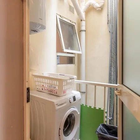 Modern And Comfortable Savoy Garden - Happy