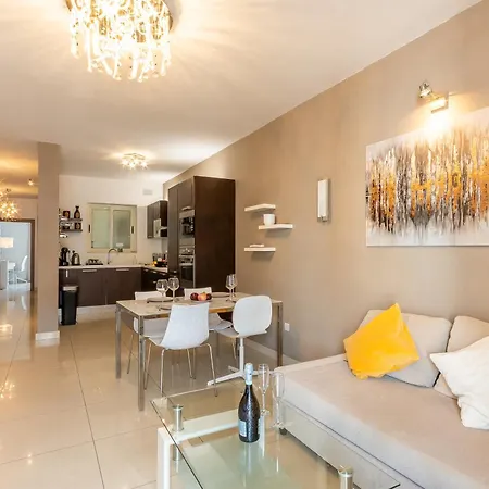 Modern And Comfortable Savoy Garden - Happy * Gżira