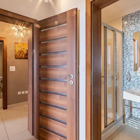 Modern&comfortable Savoy Garden - Happy *