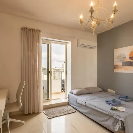 Modern And Comfortable Savoy Garden - Happy Gżira