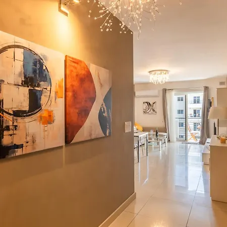 Modern And Comfortable Savoy Garden - Happy