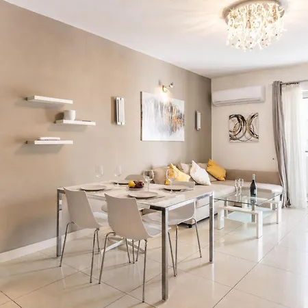 Modern&comfortable Savoy Garden - Happy